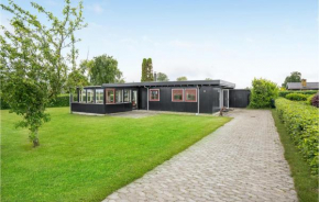 Beautiful Home In Hejls With Wifi